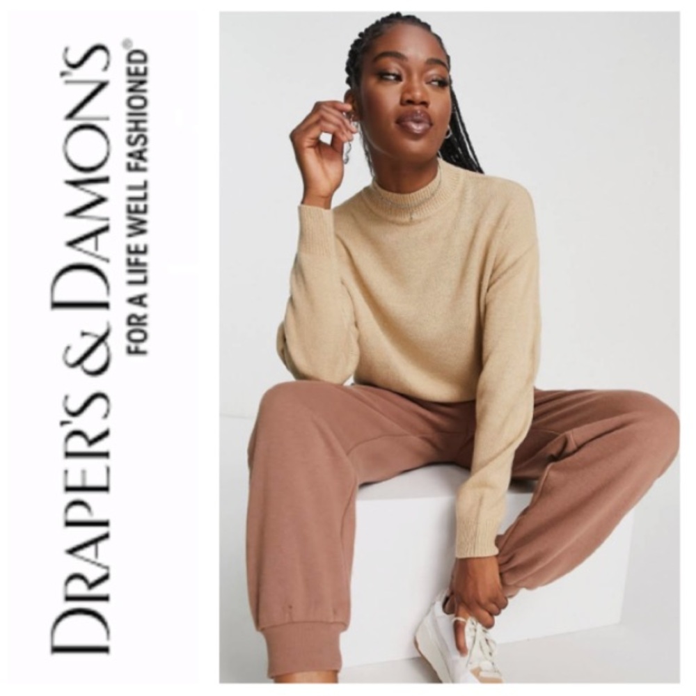 Draper's & Damon's 90s women’s gold, acrylic and lurex crew neck sweater.